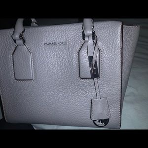 Michael Kors purse. Great Price!